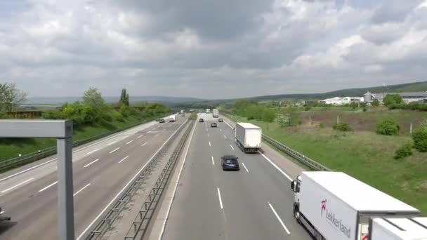 Dichter Verkehr Auf Deutschen Autobahnen Aus Der Vogelperspektive — Stockvideo