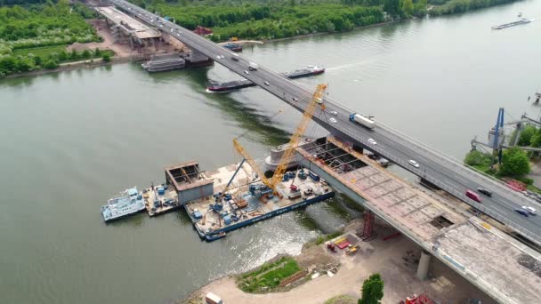 Luftaufnahme Großbaustelle Und Schiffe Auf Dem Rhein Schiersteiner Brücke A643 — Stockvideo