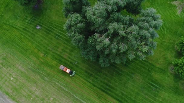 Vue Aérienne Une Tondeuse Gazon Dans Parc — Video