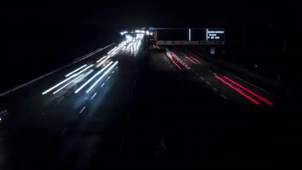 Dicht Verkeer Duitse Snelweg Nachts Hoge Hoek Uitzicht — Stockvideo