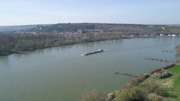 Navires Industriels Sur Une Grande Rivière Printemps Vue Aérienne — Video