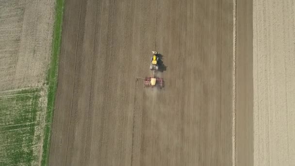 Vista Aérea Superfície Agrícola Agricultura Aflição Tractor — Vídeo de Stock