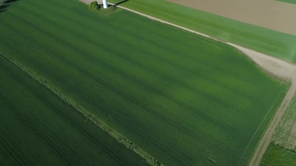 风力涡轮机 农业区 航空视图 无人机画面 — 图库视频影像