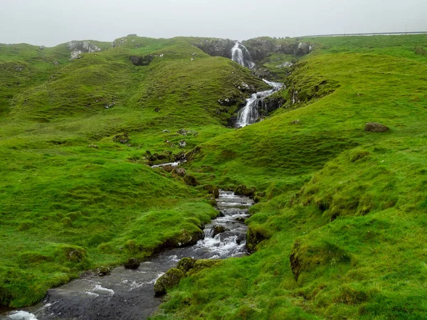 Die Färöer Sind Das Land Der Wasserfälle Die Grüne Felder — Stockfoto