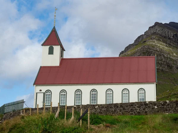 Faroe Adaları, Kunoy köyü. Kilise.
