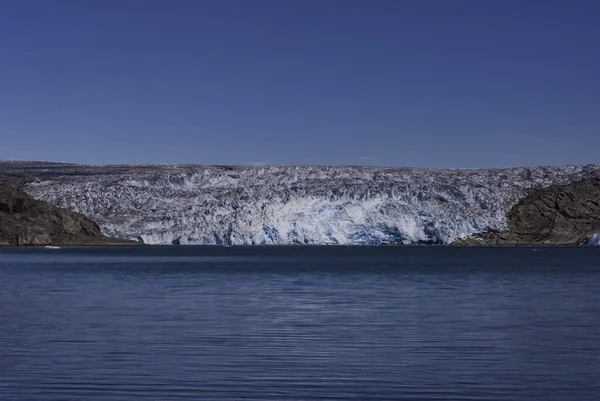 Topnienie Lodowców Arktycznych Fiord Grenlandii Błękitne Niebo — Zdjęcie stockowe