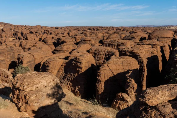 サハラ砂漠のエンネディ高原のドヨと呼ばれる岩の形成のLabyrith チャド アフリカ — ストック写真