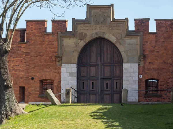 Eski, kullanılmayan, Wawel Kalesi 'nin kapısı, eski kraliyet konutu. Cracow, Polonya.