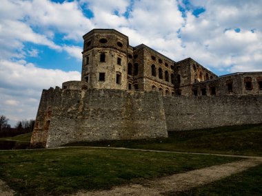 Krzyztopor Kalesi, Ujazd, Iwaniska köyünde, Opatow County, Switokrzyskie Voyvodeship, Güney Polonya.