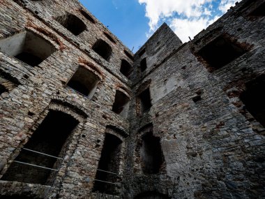 Krzyztopor Kalesi, Ujazd, Iwaniska köyünde, Opatow County, Switokrzyskie Voyvodeship, Güney Polonya.