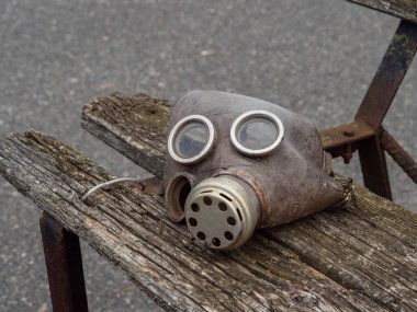 Çernobil felaketinin etkilerinin ortadan kaldırılmasında kullanılan gaz maskesi. Çernobil, Ukrayna