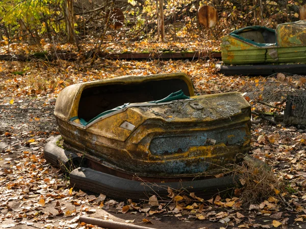 Бамперы Заброшенном Парке Аттракционов Припяти Чернобыльской Зоне Отчуждения Осенью Украина — стоковое фото
