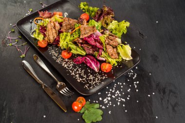 Sebzeli bir et yemeği.