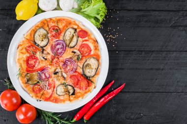 Sebzelerden vejetaryen pizza.