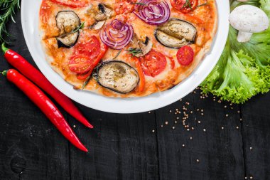 Sebzelerden vejetaryen pizza.