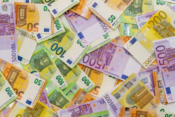 Európai Valuta Asztalon Van Ötszáz Száz Kétszáz Ötven Eurós Bankjegyek — Stock Fotó