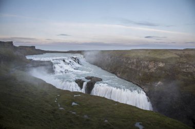 Altın Çemberdeki Gulfoss Şelalesi
