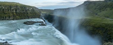 Altın Çemberdeki Gulfoss Şelalesi
