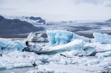 Buzdağları Jokulsarlon lagün, altında Breidamerkurjokull buzul, Sudhurland, İzlanda