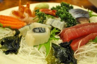 Niseko, Japonya 'daki dağda suşi.