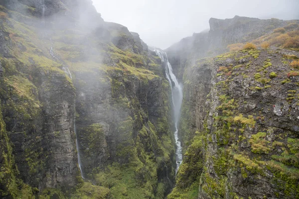 Hiking Icelands Second Highest Waterfall Glumur — 스톡 사진