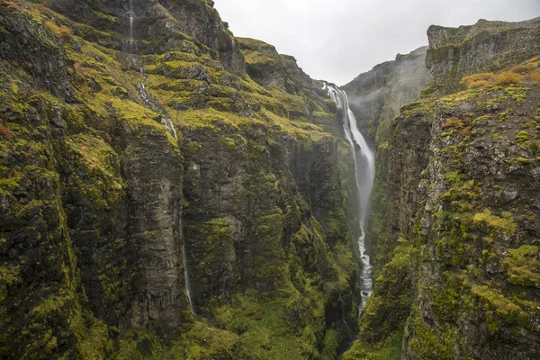 Hiking Icelands Second Highest Waterfall Glumur — 스톡 사진