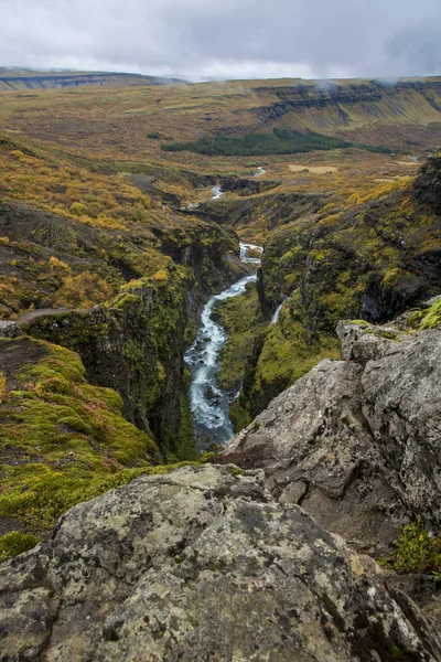 Подорож Ісландії Другий Висотою Водоспад Ґлюмур — стокове фото