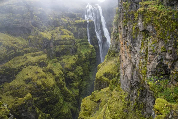 Hiking Icelands Second Highest Waterfall Glumur — 스톡 사진
