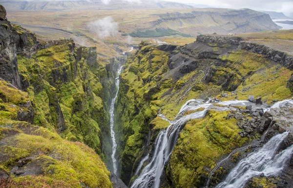 Túrázás Izland Második Legmagasabb Vízesés Glumur — Stock Fotó