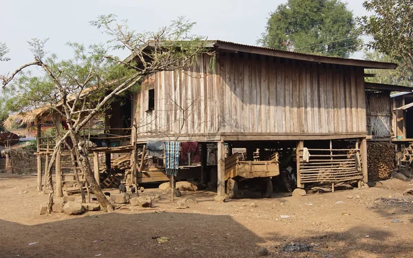 Geleneksel köy Katu azınlık, Laos, Asya — Stok fotoğraf