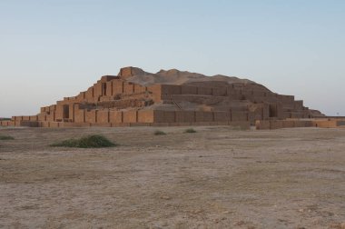 Ahvaz, Iran - 4 Ekim 2016: Tapınak meclislerin Zanbil bir günde 4 Ekim 2016 son ışık İran, Asya
