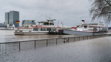 Ren nehrinde sel, Köln, Almanya