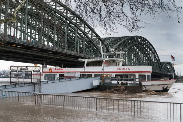 Inundación en el río Rin, Colonia, Alemania — Foto de Stock