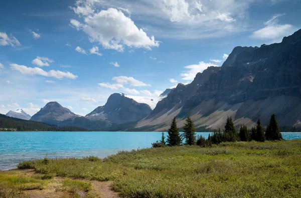 Bow Lake, Icefield Parkway, Banff National Park, Alberta, Kanada — Stock fotografie