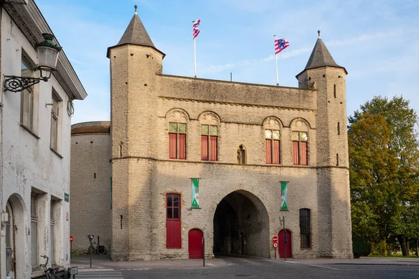 Bruges Belgium October 2019 Historic Gate Bruges Blue Sky Autumnal — Stockfoto