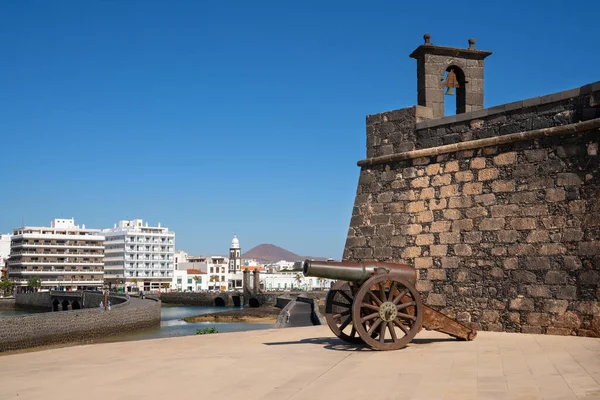 Arrecife Španělsko Června 2020 Historická Pevnost Arrecife Slunečného Dne Modrým — Stock fotografie