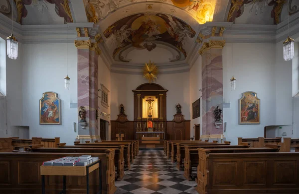 2019年11月7日 2019年11月7日在德国杜塞尔多夫 俯瞰圣约瑟礼拜堂的主通道 — 图库照片
