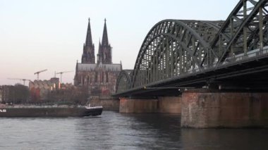 Şafakta Ren Panoraması, Köln, Almanya 