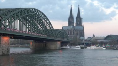 Şafakta Ren Panoraması, Köln, Almanya 