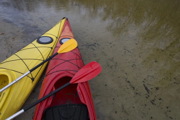 Kayak sul fiume. — Foto Stock