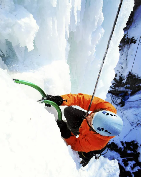 Hielo escalando el Cáucaso Norte . —  Fotos de Stock