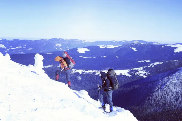 Winter hiking in the mountains. — Stock Photo, Image