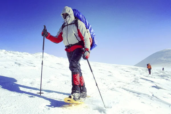 Winter hiking in the mountains. — Stock Photo, Image