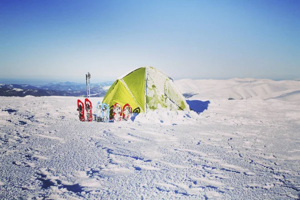 Vintervandring i fjällen. — Stockfoto