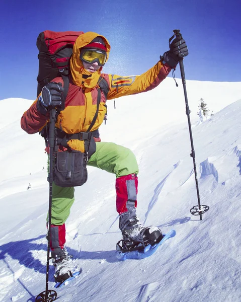 Winter hiking in the mountains. — Stock Photo, Image