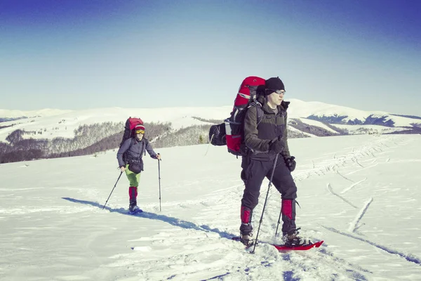 Vintervandring i fjällen. — Stockfoto