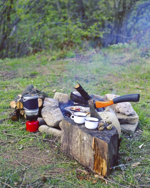 Cooking food in the camp.Family Cooking Breakfast On Camping Holiday. — Stock Photo, Image