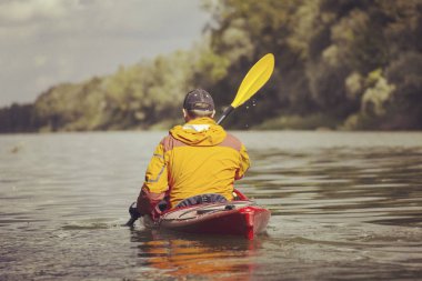 Kayak.A çift Hilal Lake olimpik Park, ABD üzerinde Kayak
