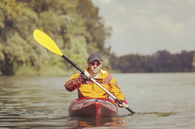 Kayak.A çift Hilal Lake olimpik Park, ABD üzerinde Kayak