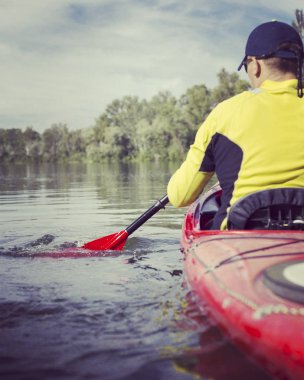 Kayak.A çift Hilal Lake olimpik Park, ABD üzerinde Kayak